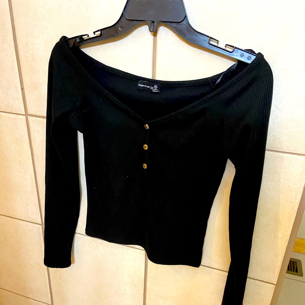 Long sleeve black top